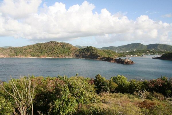 G7. From the same point, the hill opposite is the hile up to Middle Ground and over to Pigoen Beach.
