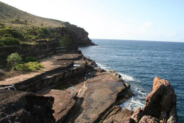 G18. Weathered rocks offer some clamebering opportunities. Early in the morning you will often find 